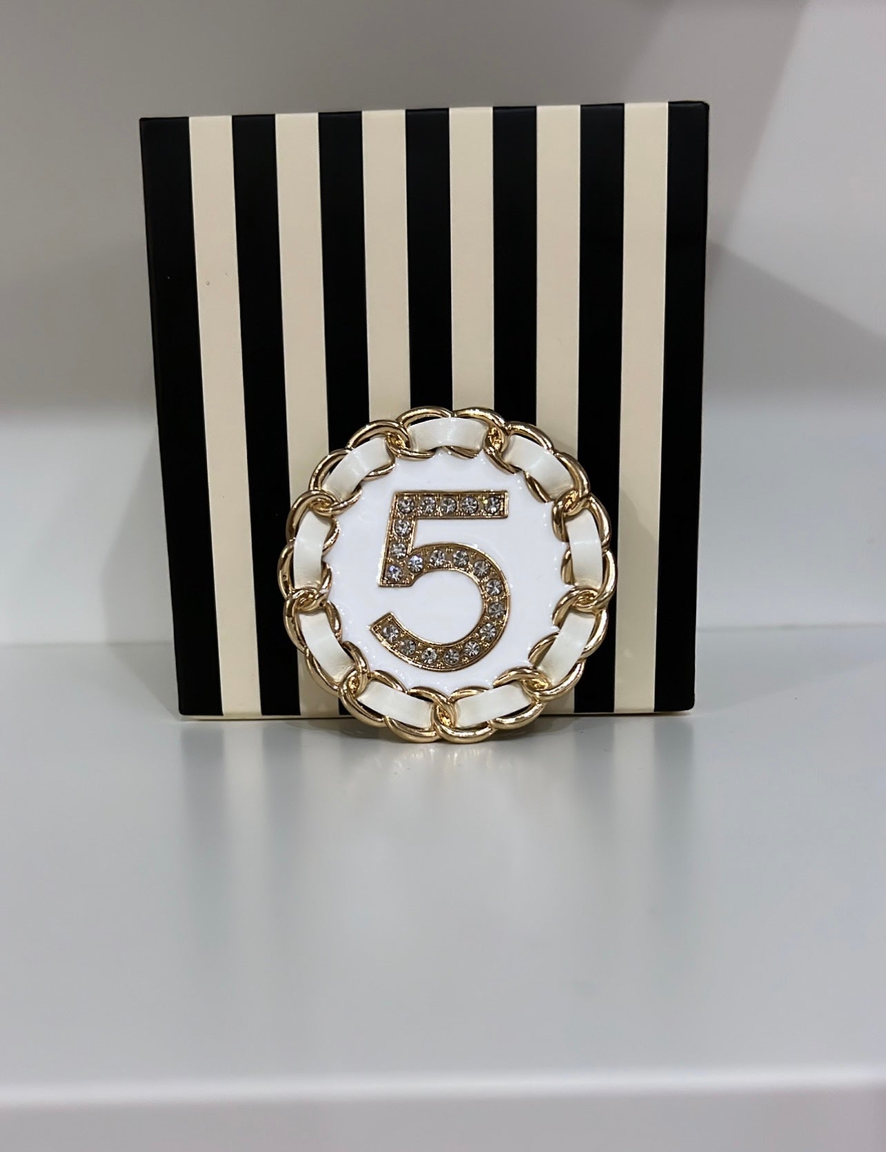 No 5 Pin