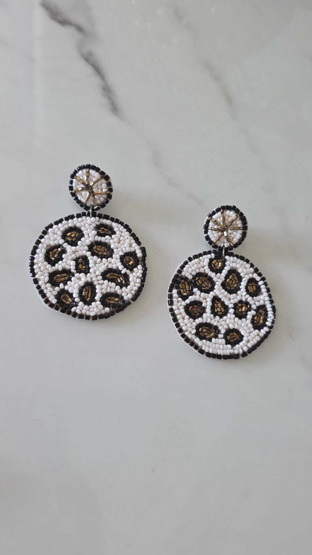 Mía Earrings
