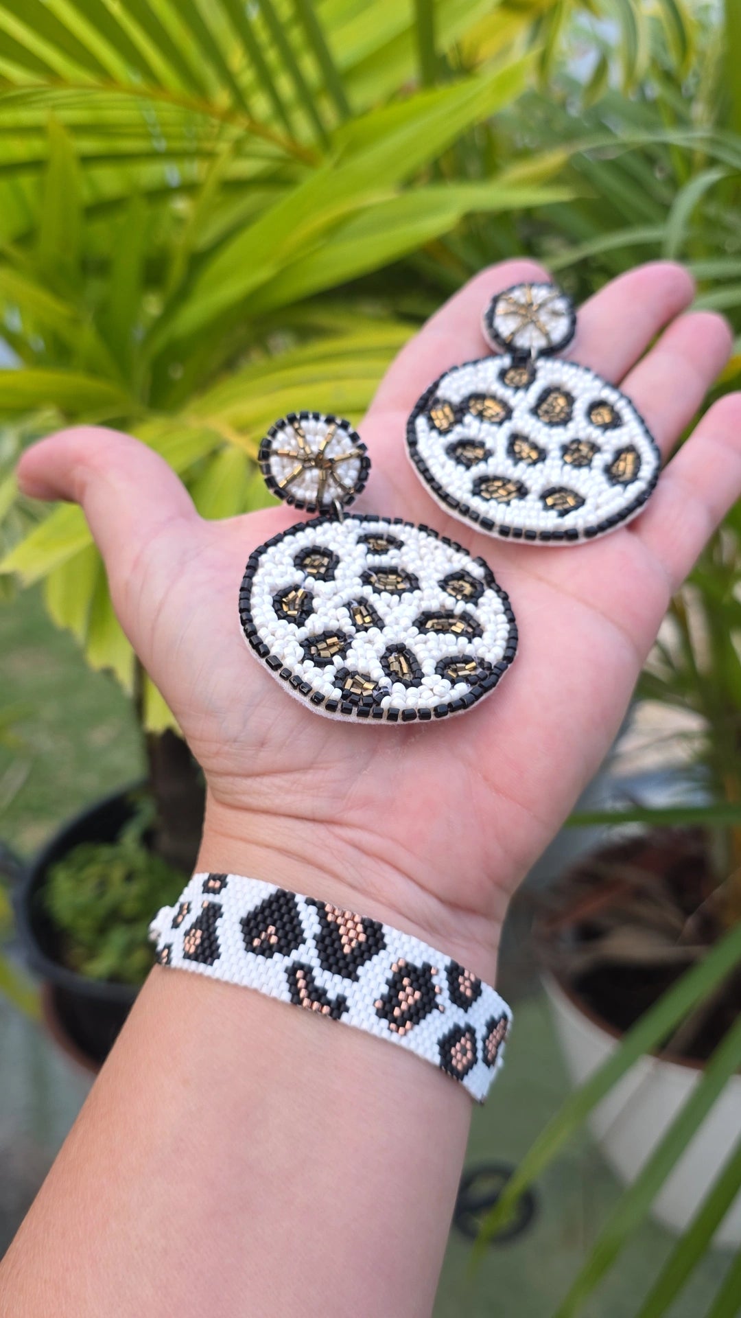 Mía Earrings