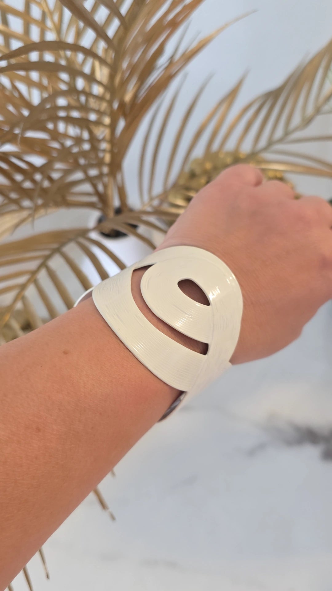 Geo Cuff